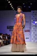 Model walk the ramp for Payal Pratap Show at Wills Lifestyle India Fashion Week 2012 day 1 on 6th Oct 2012 (32).JPG